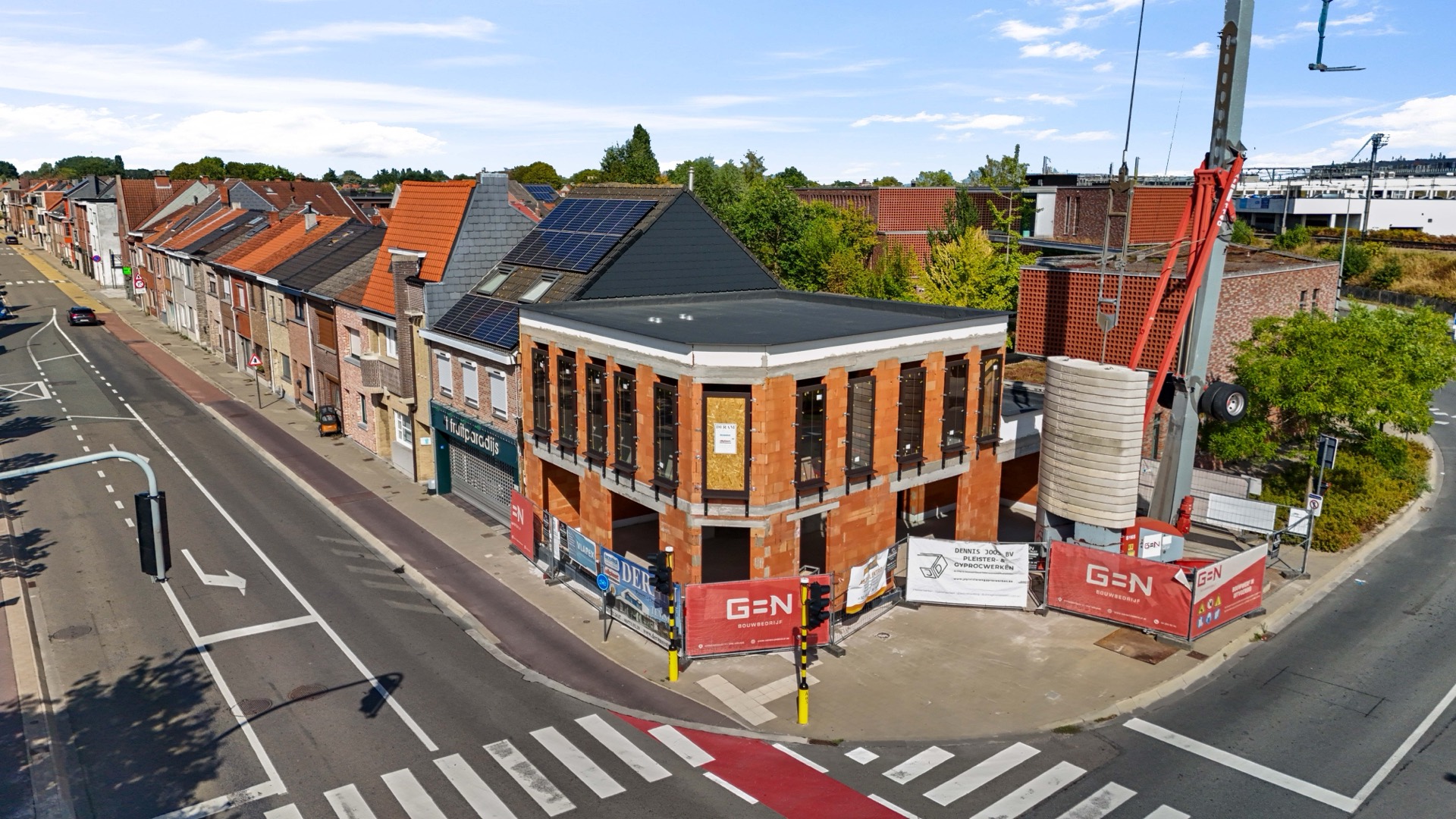 Het nieuwe Anadolu restaurant in aanbouw, gezien vanuit de lucht